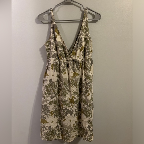 Old navy size M floral green, cream, and gray sundress. - Picture 3 of 3